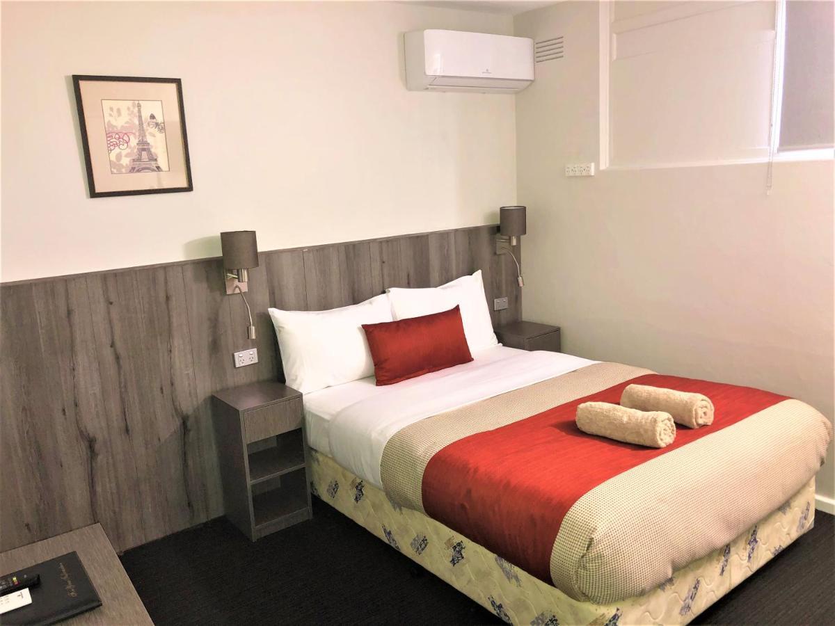 Bradman Motor Inn Cootamundra Exterior photo