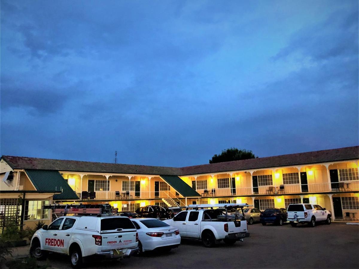 Bradman Motor Inn Cootamundra Exterior photo