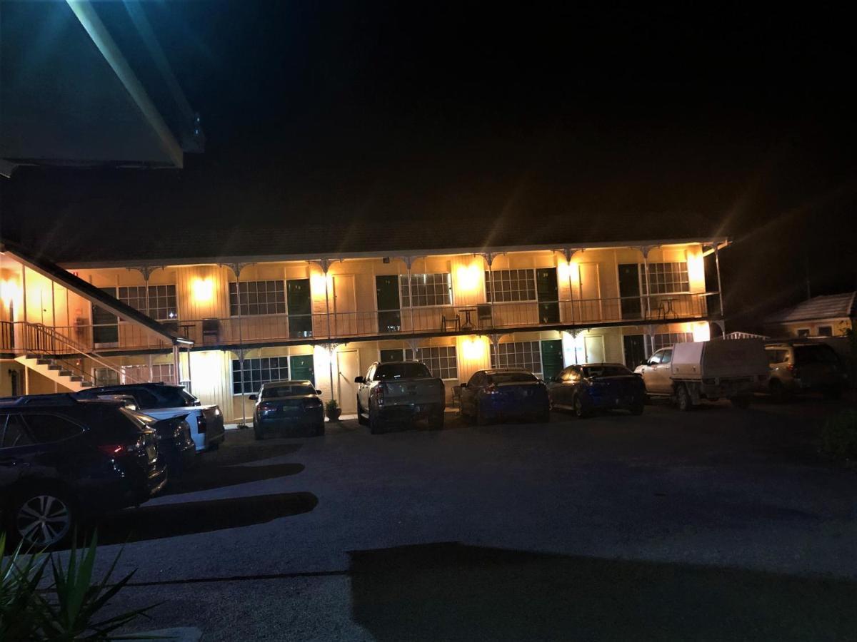 Bradman Motor Inn Cootamundra Exterior photo
