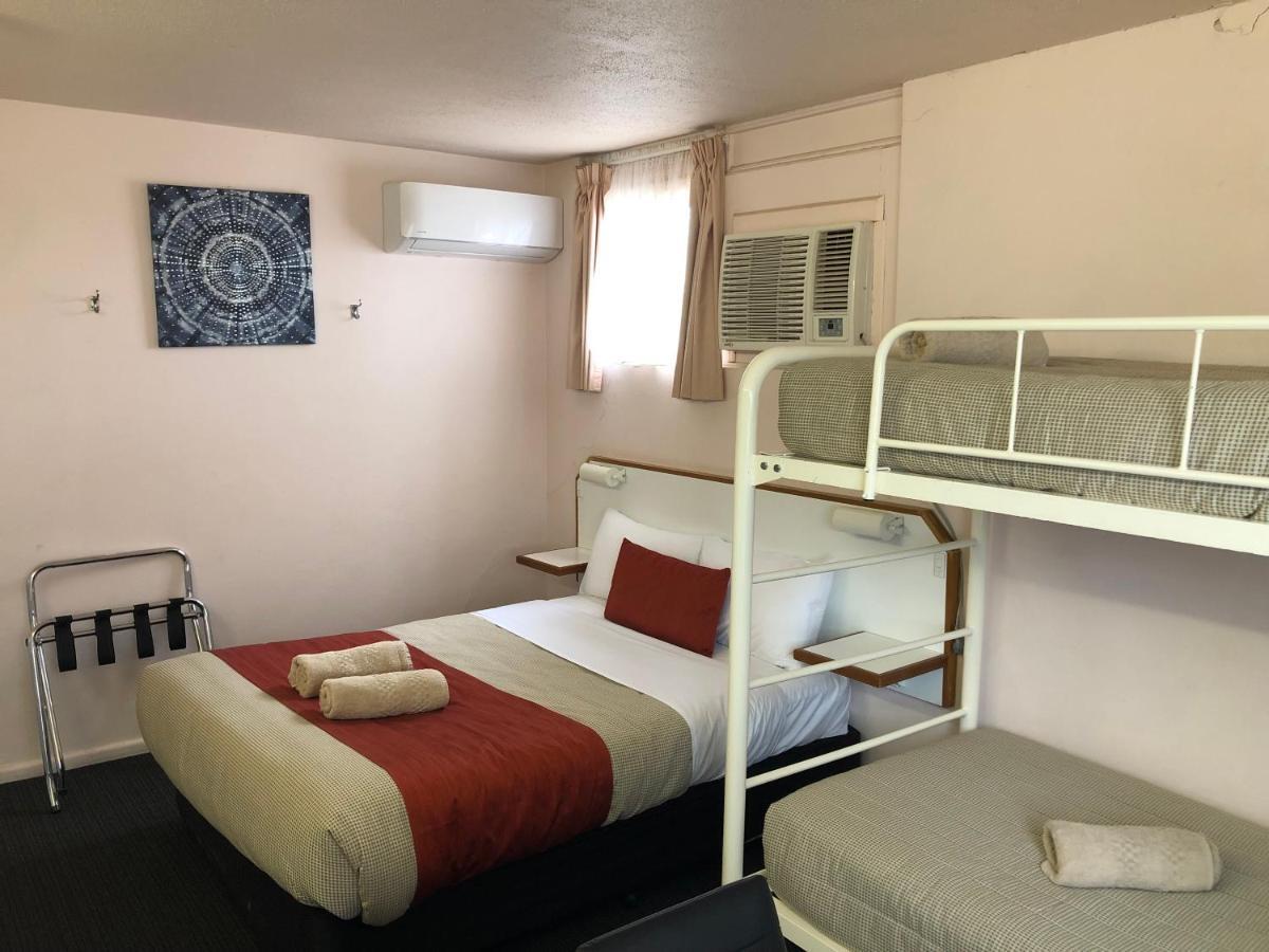 Bradman Motor Inn Cootamundra Exterior photo