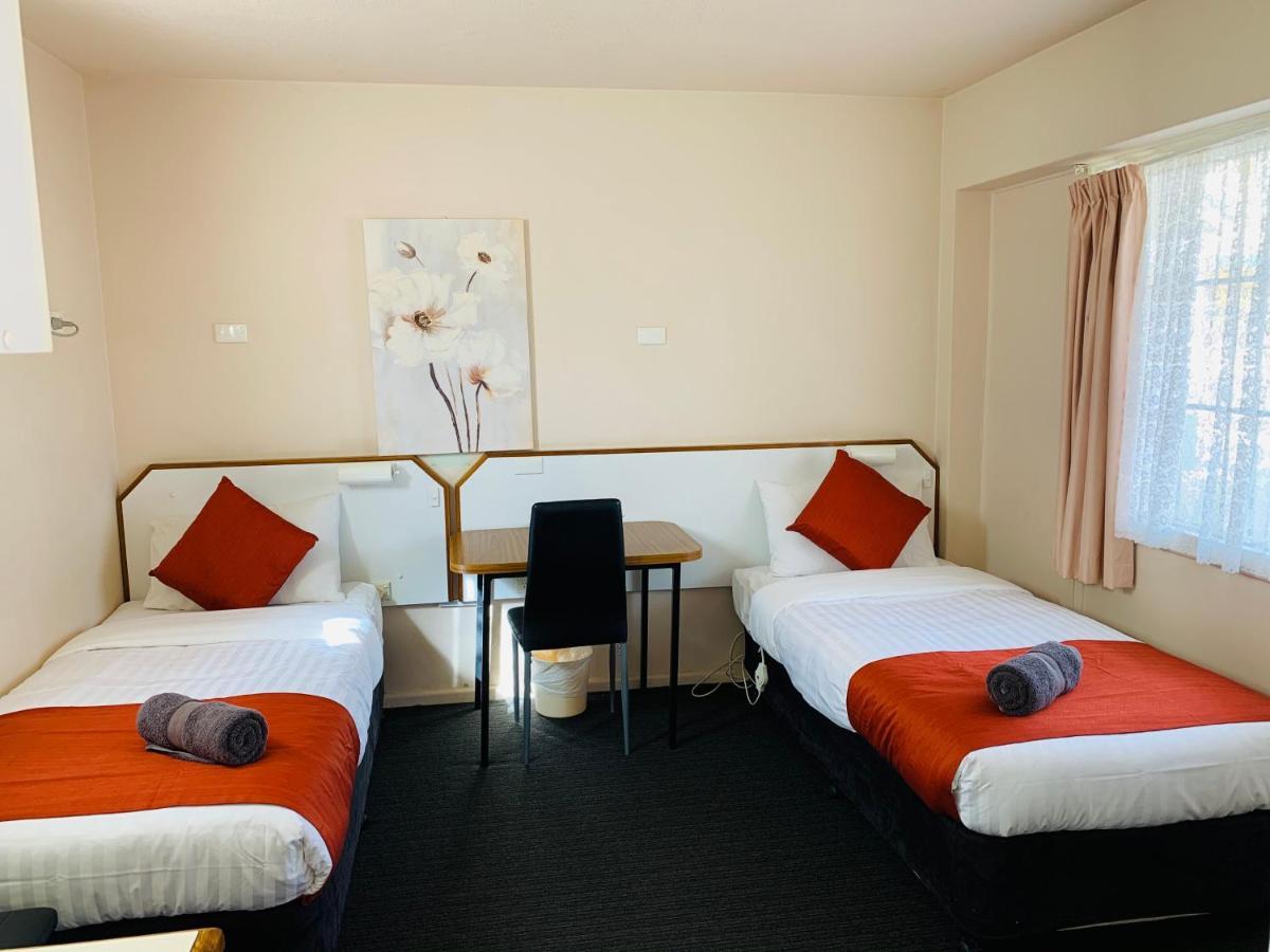 Bradman Motor Inn Cootamundra Exterior photo